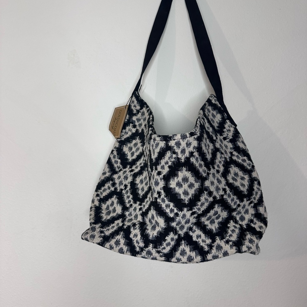 Stylish Black and White Geometric Shoulder Bag - Picture 4 of 4